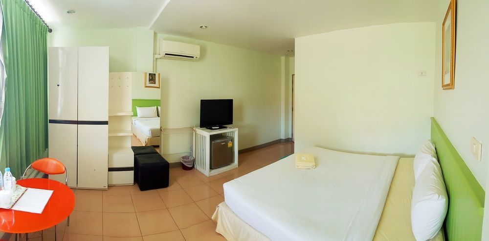 Nine Inn @ Town Phuket Buitenkant foto