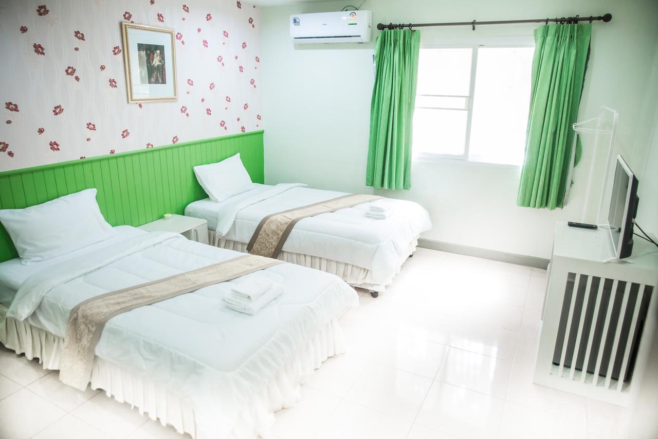 Nine Inn @ Town Phuket Buitenkant foto