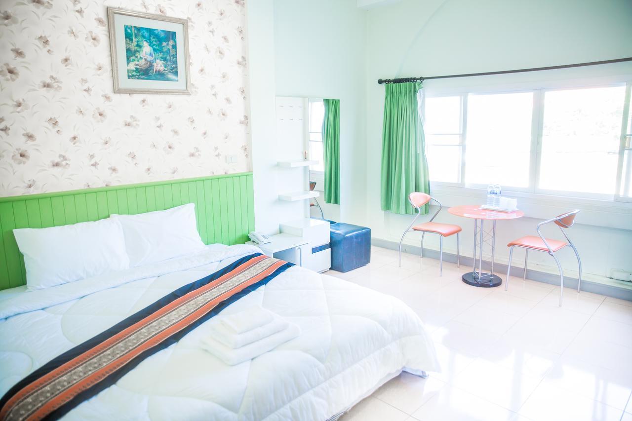 Nine Inn @ Town Phuket Buitenkant foto
