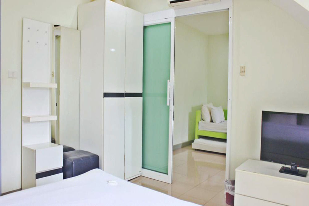 Nine Inn @ Town Phuket Buitenkant foto